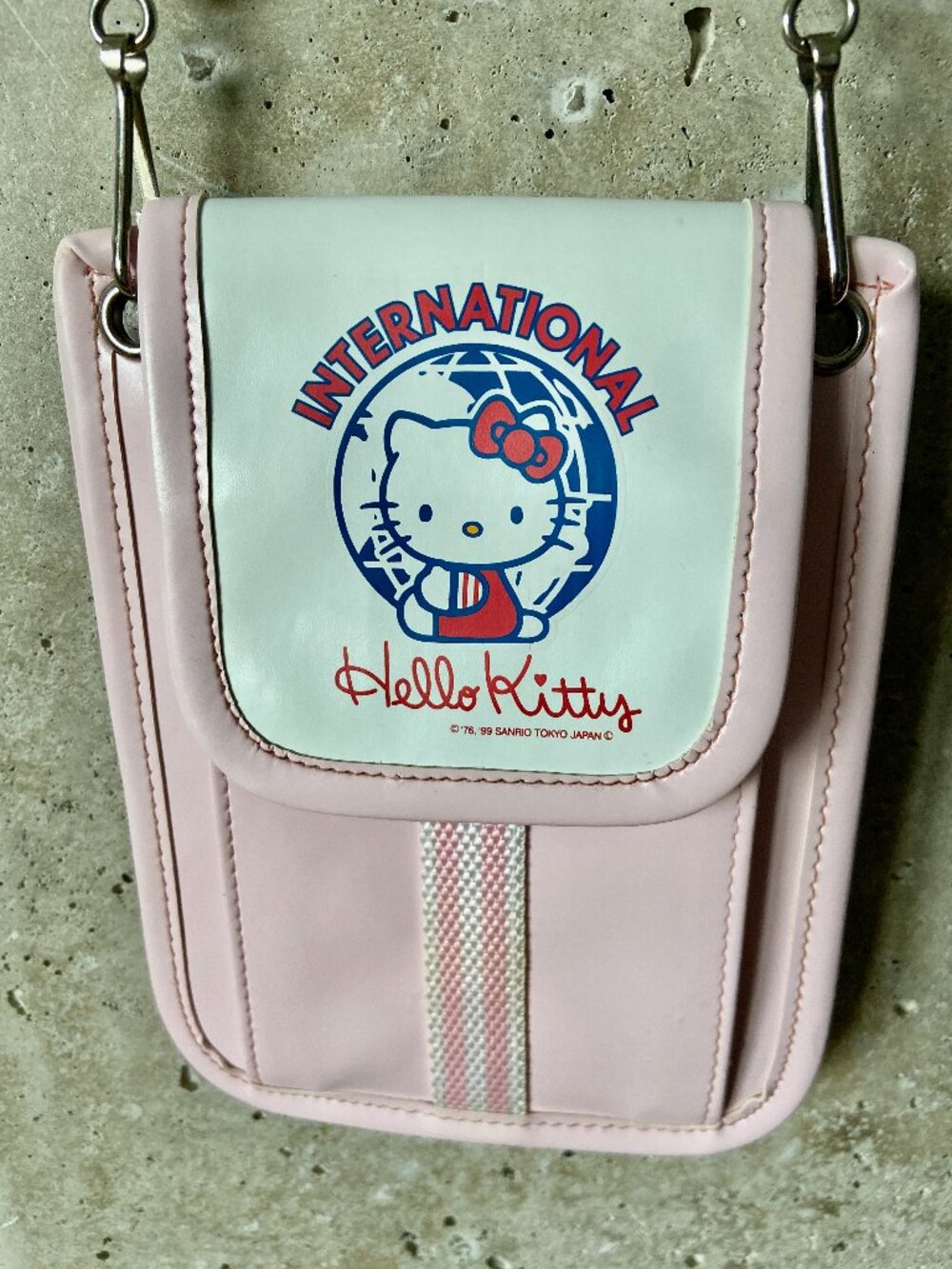 Vintage 1999 Sanrio Hello Kitty International Mini Crossbody Bag Y2K Pink Kawaii - Picture 2 of 11